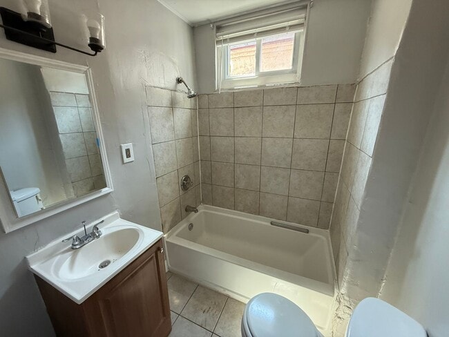 Photo - Beautiful 3BR Port Richmond Townhouse