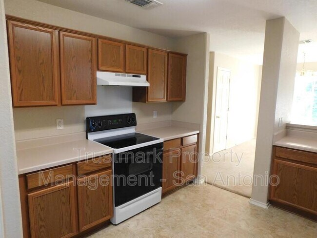 Foto del edificio - 6606 Buckhorn Cliff