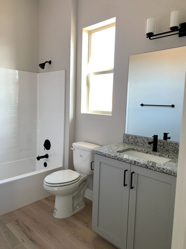 Foto del edificio - Brand New Two-Bedroom in Sun River 55+ Com...