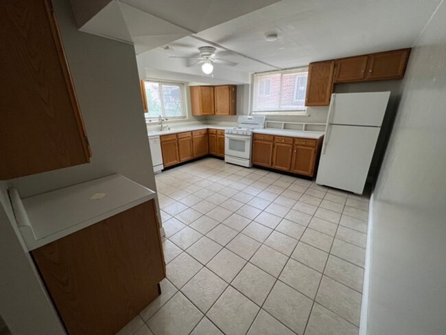 Foto del edificio - Gorgeous 2 Bedroom home close to Sloan's L...