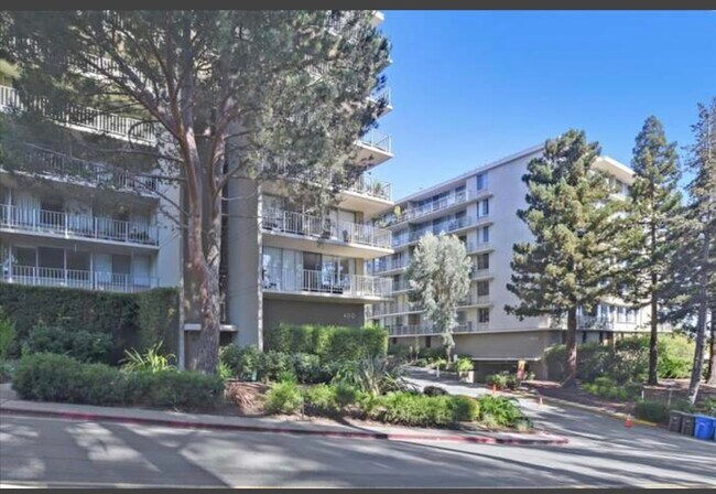 Building Photo - 400 Davey Glen Rd