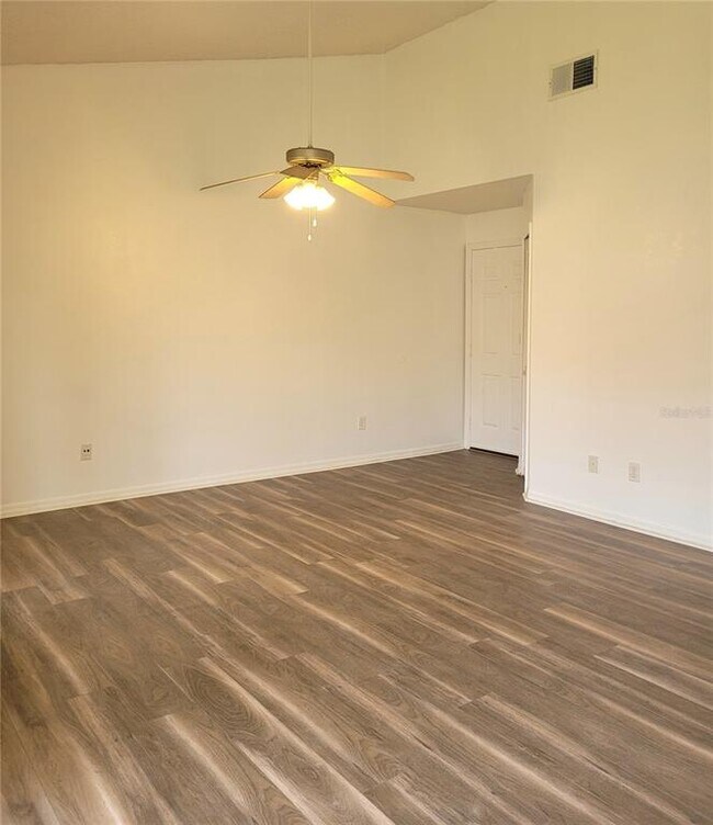 Building Photo - 4807 Brighton Terrace