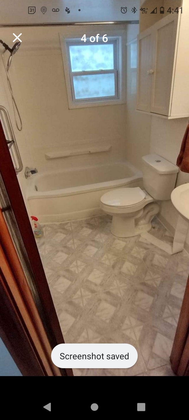 Bathroom shower - 503 N 15th St