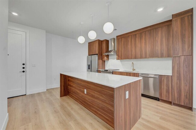 Foto del edificio - 1701 Simond Ave