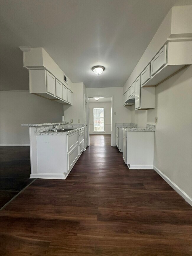 Foto del edificio - 5512 Cottonwood Rd