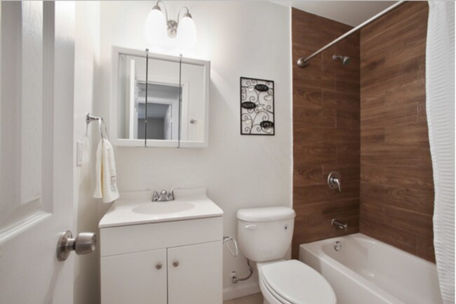 Foto del edificio - Beautiful Apartments under New Management at Hidden Pines