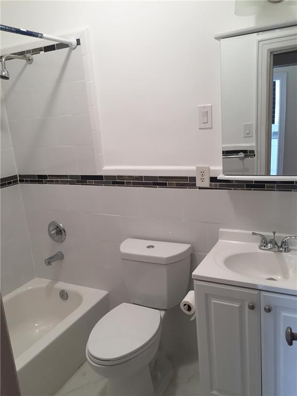 Foto del edificio - 9733 4th Ave