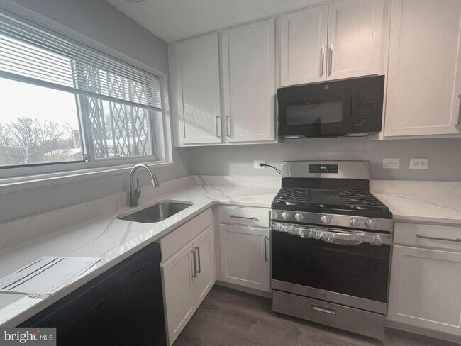 Foto del edificio - 10670 Weymouth St