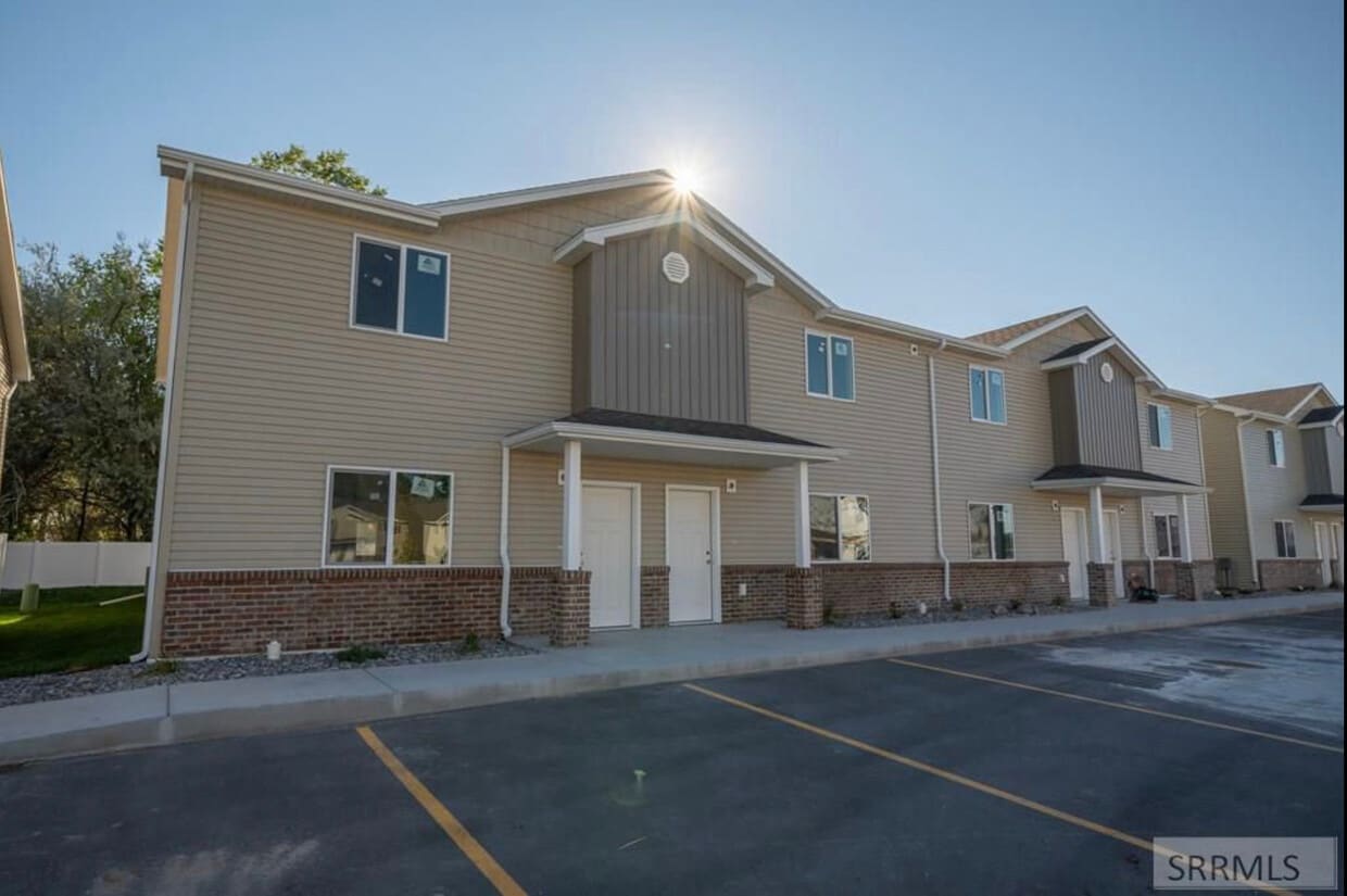 2001 Lawrence Ln, Blackfoot, ID 83221 Townhome Rentals in Blackfoot