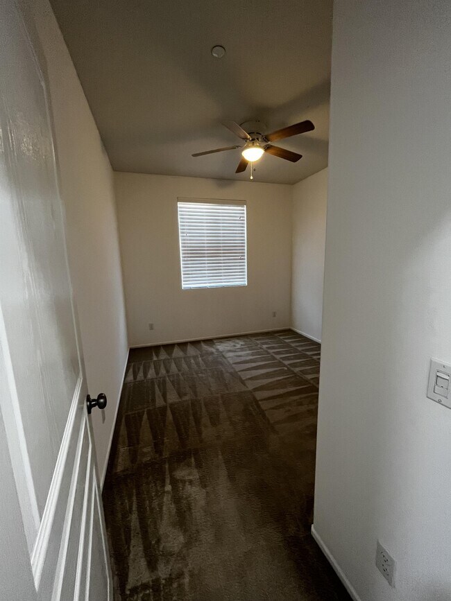 Building Photo - 10909 Rainwater Ln