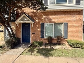 Building Photo - 3007 W Wilshire Blvd