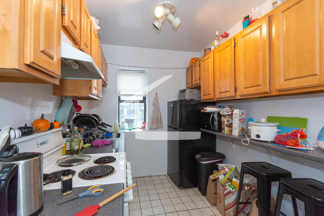 Foto del edificio - 829-833 Beacon St