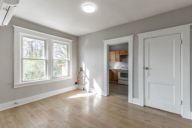 Building Photo - 2117 Foust St