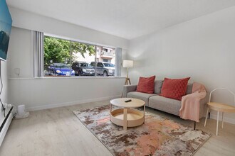 Building Photo - 2225 W 8th Ave