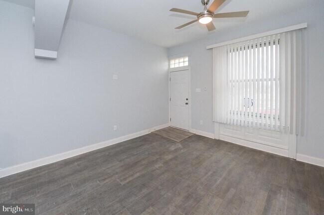 Building Photo - 1307 W Silver St