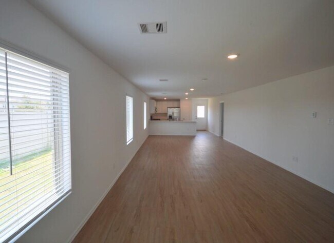 Foto del edificio - 4342 Cedar Elm St