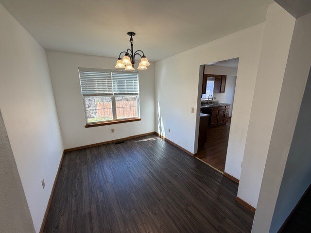 Comedor - 256 Spencer Pl