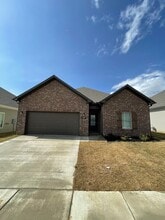 Building Photo - 2127 Sullivan Dr