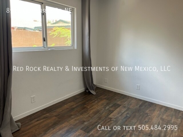 Building Photo - 3 bedroom home on East Side of ABQ!