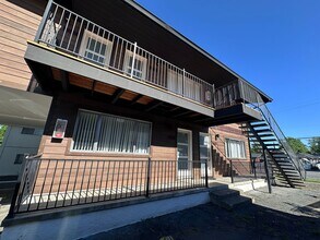 Building Photo - 2166 Placer St