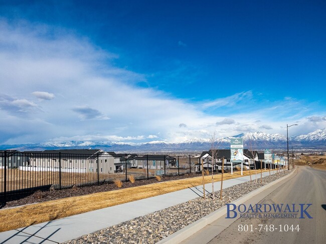 Foto del edificio - Stunning West Jordan Townhome with Upcomin...