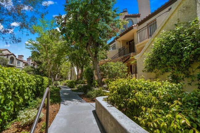 Building Photo - 24131 Del Monte Dr. Unit 186
