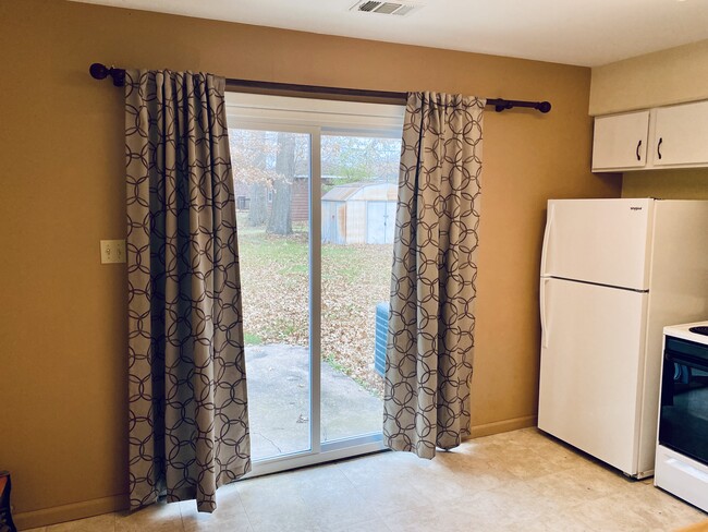 Kitchen to back patio - 1018 S 22nd St