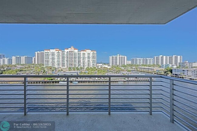 Foto del edificio - 2900 NE 30th St