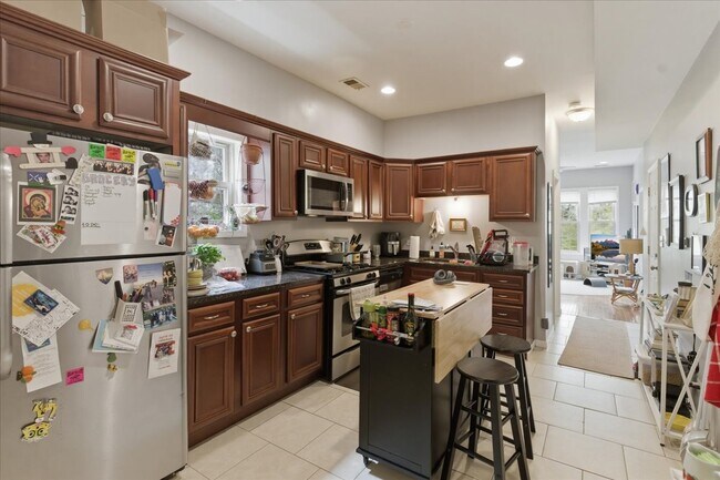 Foto del edificio - 3727 N Ashland Ave