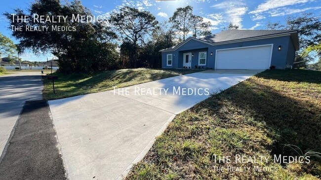 Building Photo - 378 Trilby Rd SW