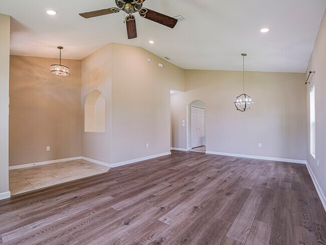 Building Photo - 1821 Berkshire Cir SW
