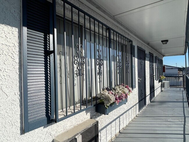 Foto del edificio - 4600 Paradise Rd