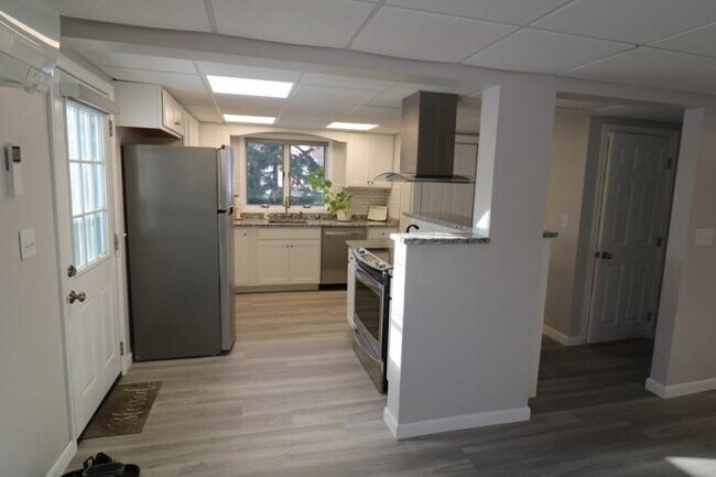 Building Photo - 1 bedroom in Gloucester MA 01930