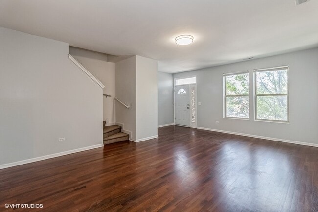 Building Photo - 738 S Kedzie Ave