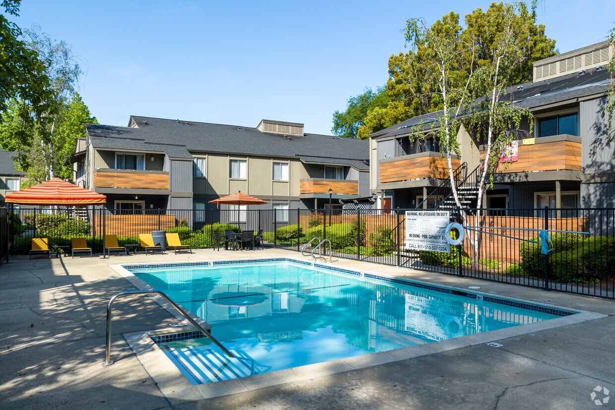 Summerwood Apartments in Hayward, CA 94541 | Market Apartments