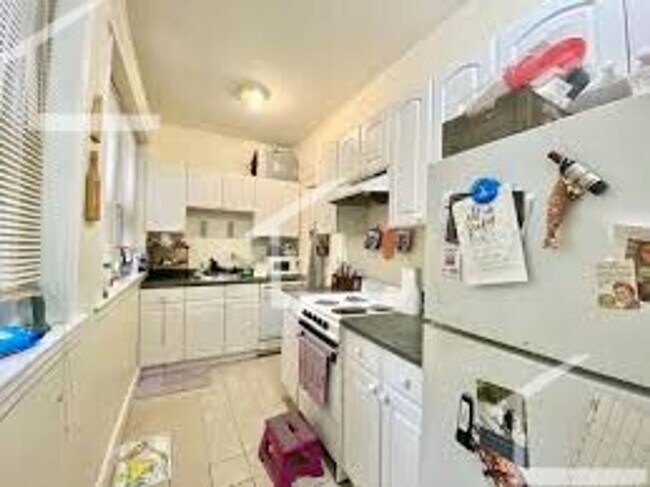 Foto del edificio - Brighton - Comm.Ave two bedroom