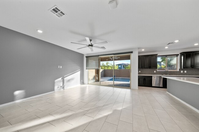 Building Photo - 713 Foreign Reef Wy