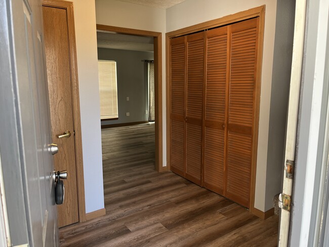 Entryway/Foyer - 2123 Bridgewater Cir