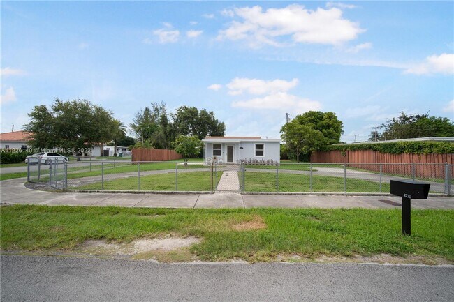 Building Photo - 10051 SW 45th St