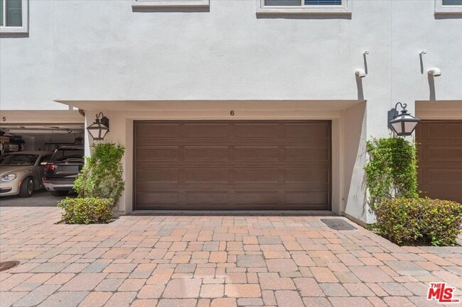 Foto del edificio - 1749 Grand Ave