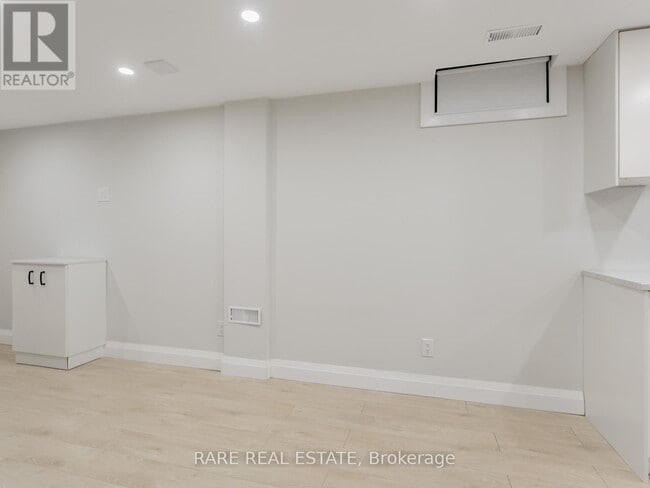 Photo du bâtiment - 3551 Wass Crescent