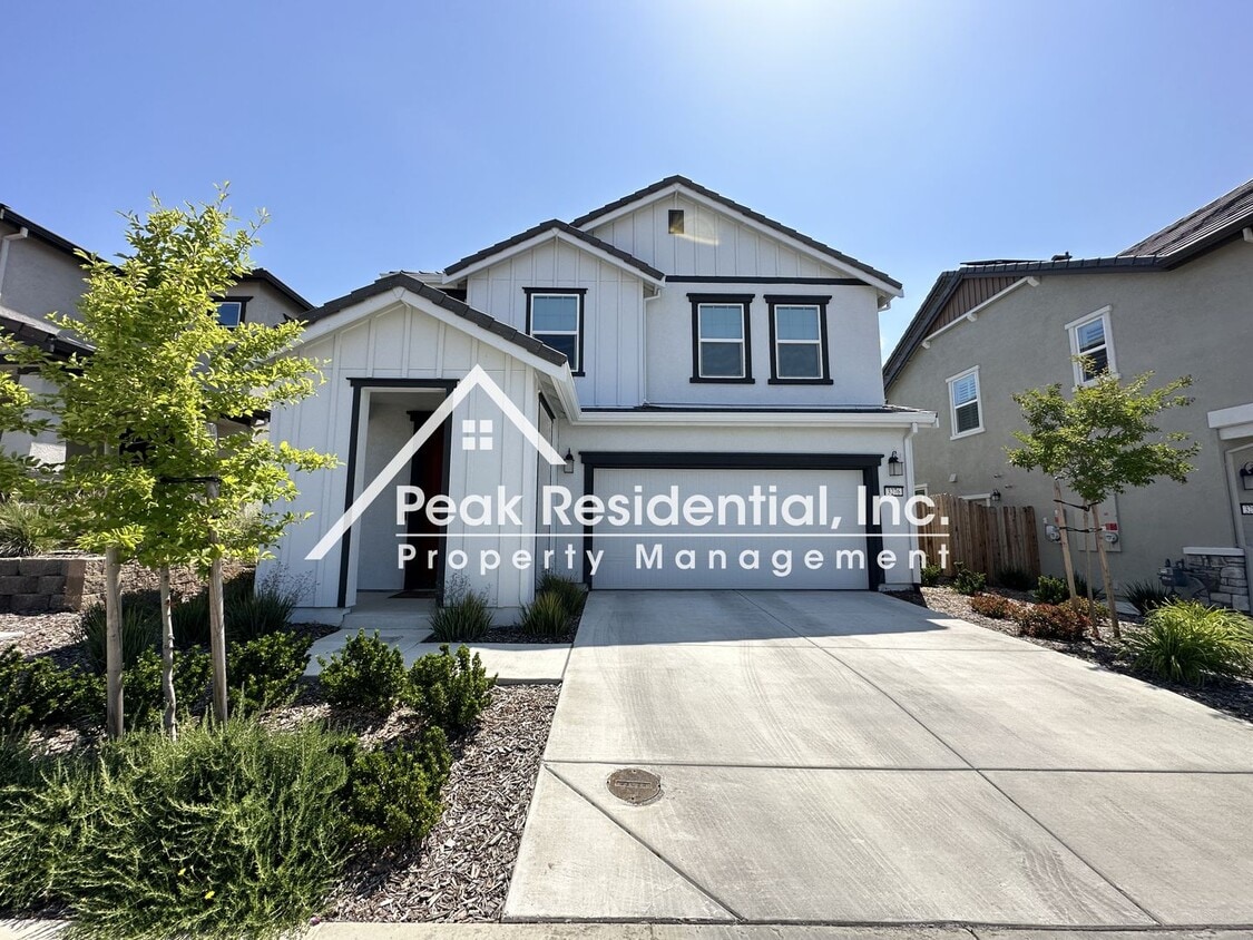 Foto principal - Beautiful Folsom 3bd/2.5ba Home