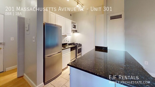 Building Photo - Capitol Hill Studio Apartment for Rent! Av...