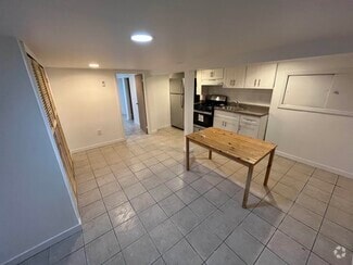Building Photo - 431 Monmouth St