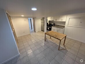 Building Photo - 431 Monmouth St