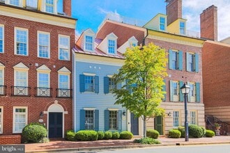 Building Photo - 454 S Union St