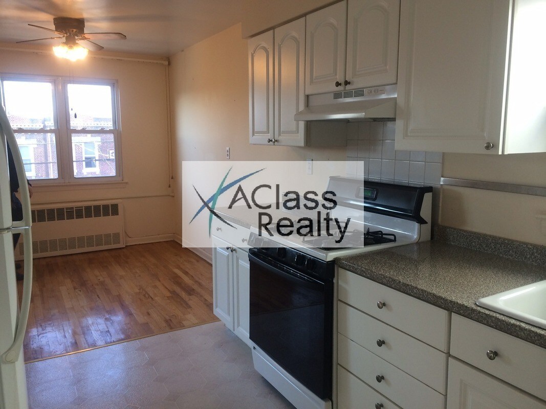 Primary Photo - 2833 46th St