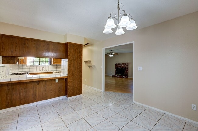 Building Photo - 2394 Scott Ave