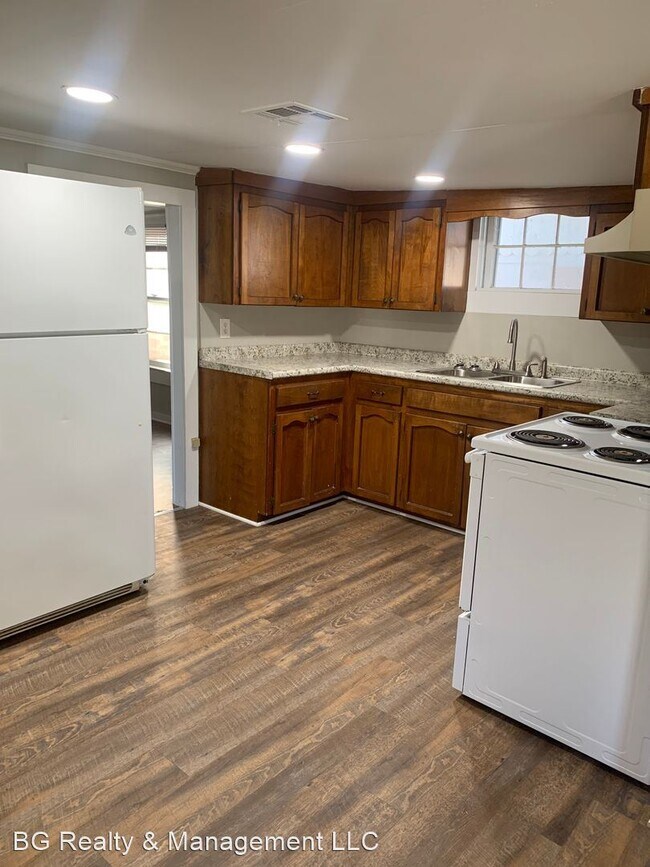 Foto del edificio - 2 br, 1 bath House - 817 Park Ave