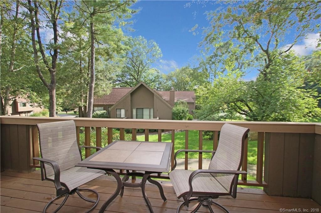 Primary Photo - 293 Agawam Dr